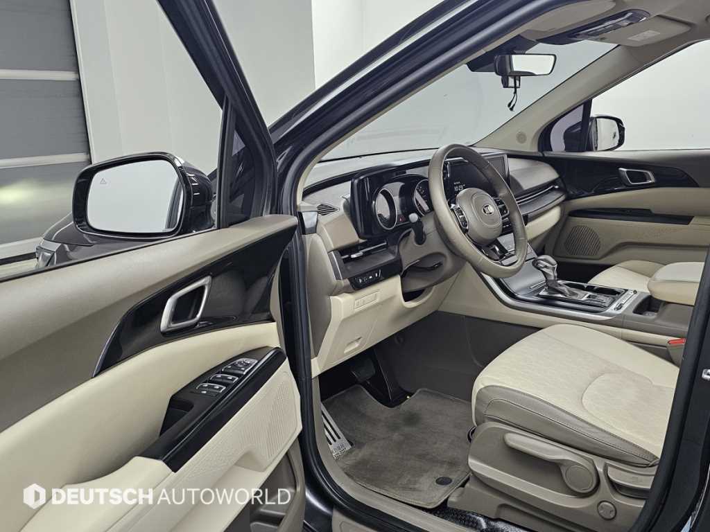 KIA Carnival - Vista 11