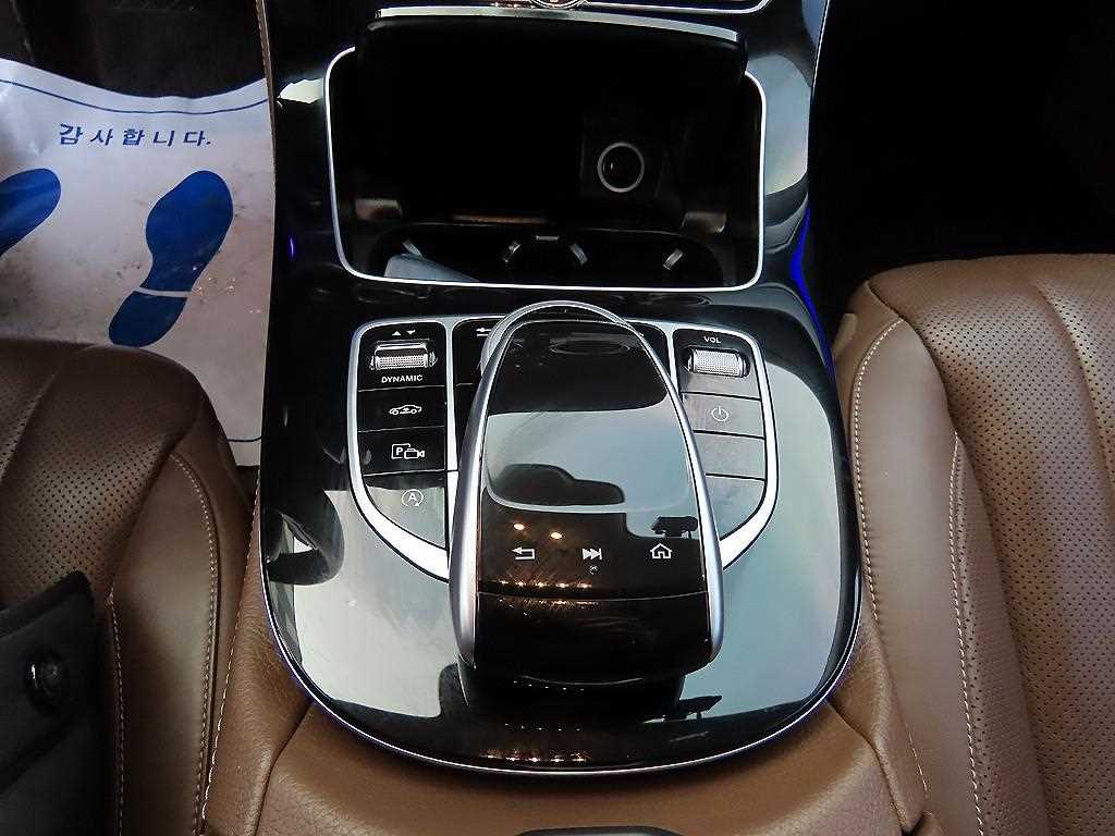 Mercedes Benz E class 2018 Gris - Importación desde Corea - HF Imports Iquique - Foto 13