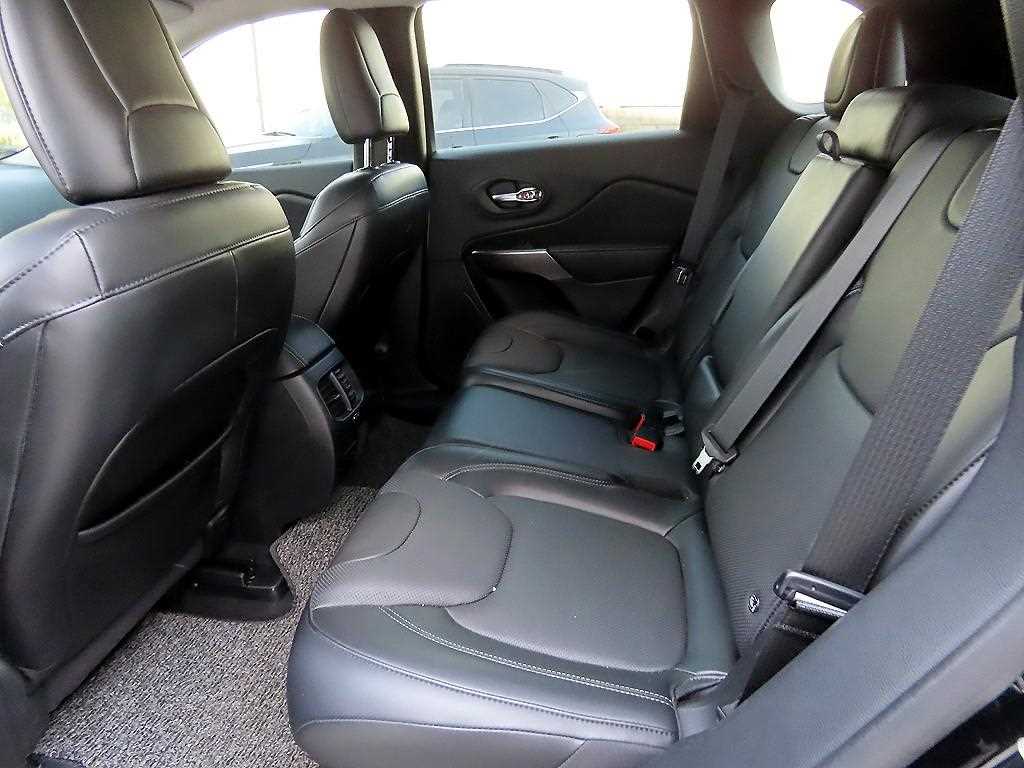 Jeep Cherokee - Vista 6