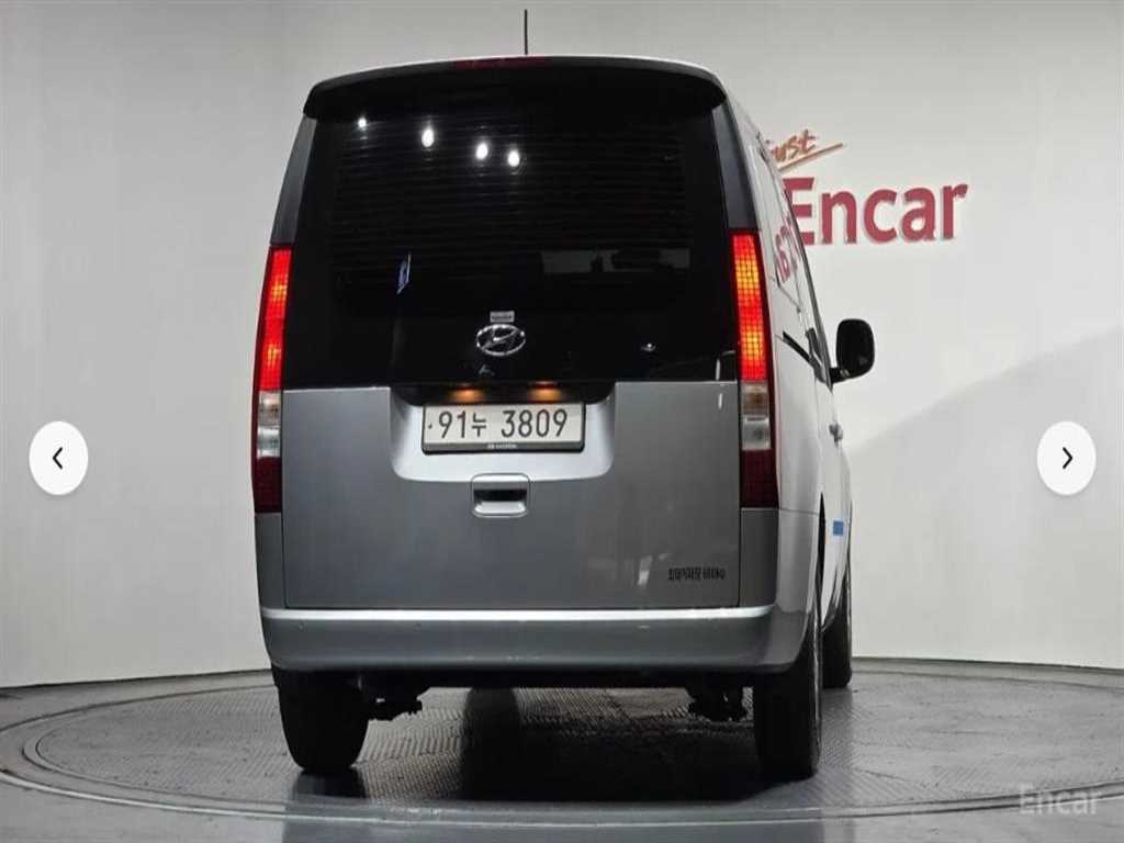 HYUNDAI Staria - Vista 4