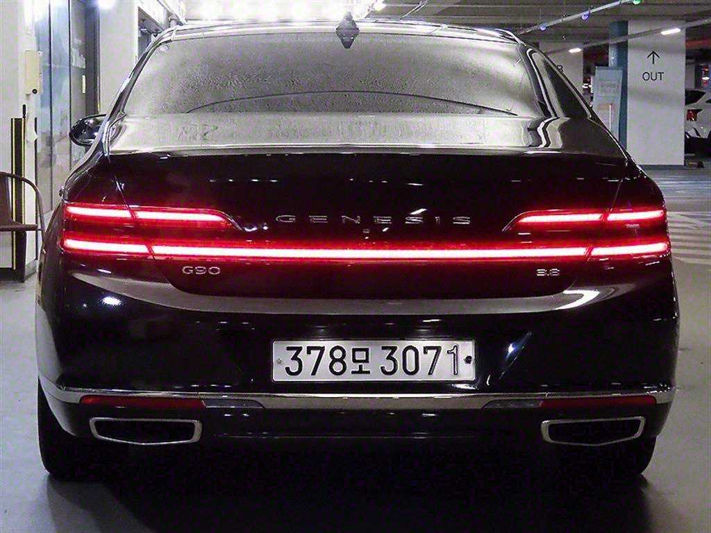 Genesis G90 - Vista 5