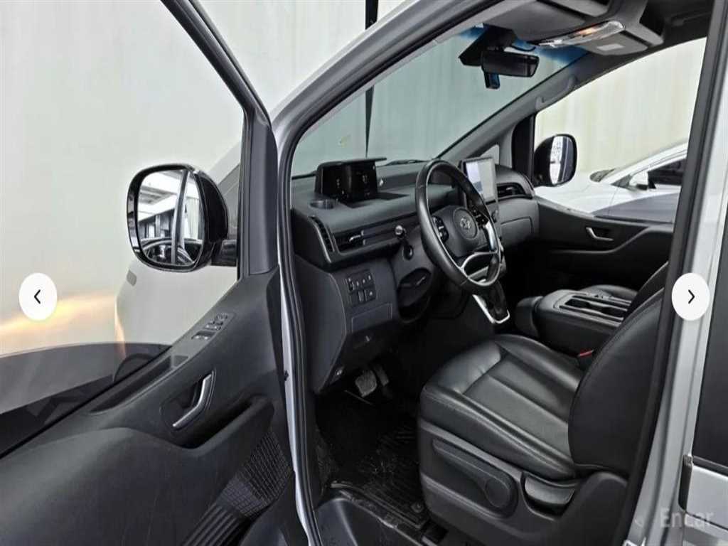 HYUNDAI Staria - Vista 10