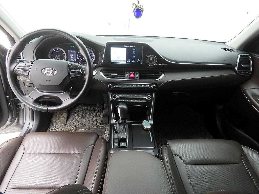 HYUNDAI Grandeur - Vista 7