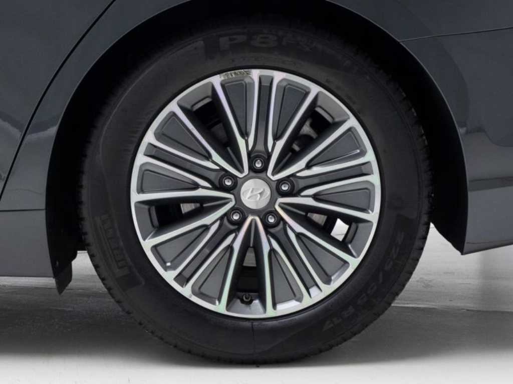 HYUNDAI Grandeur - Vista 5