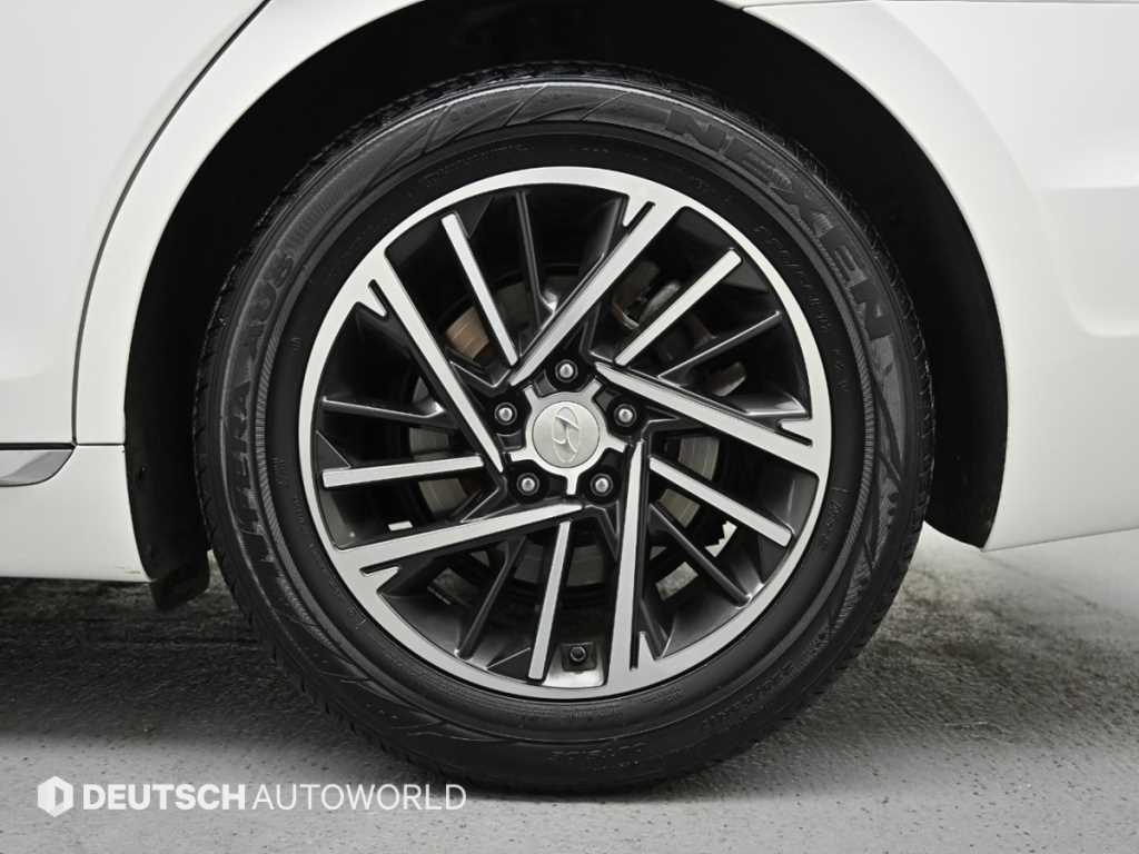 HYUNDAI Grandeur - Vista 5