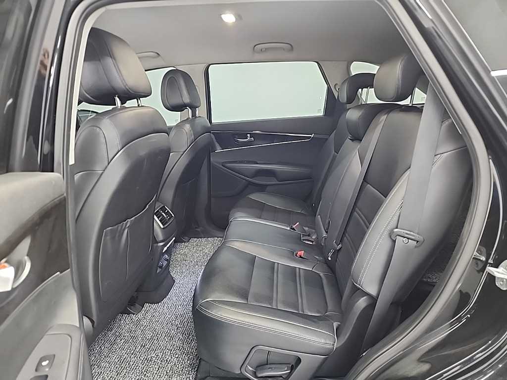 KIA Sorento - Vista 12