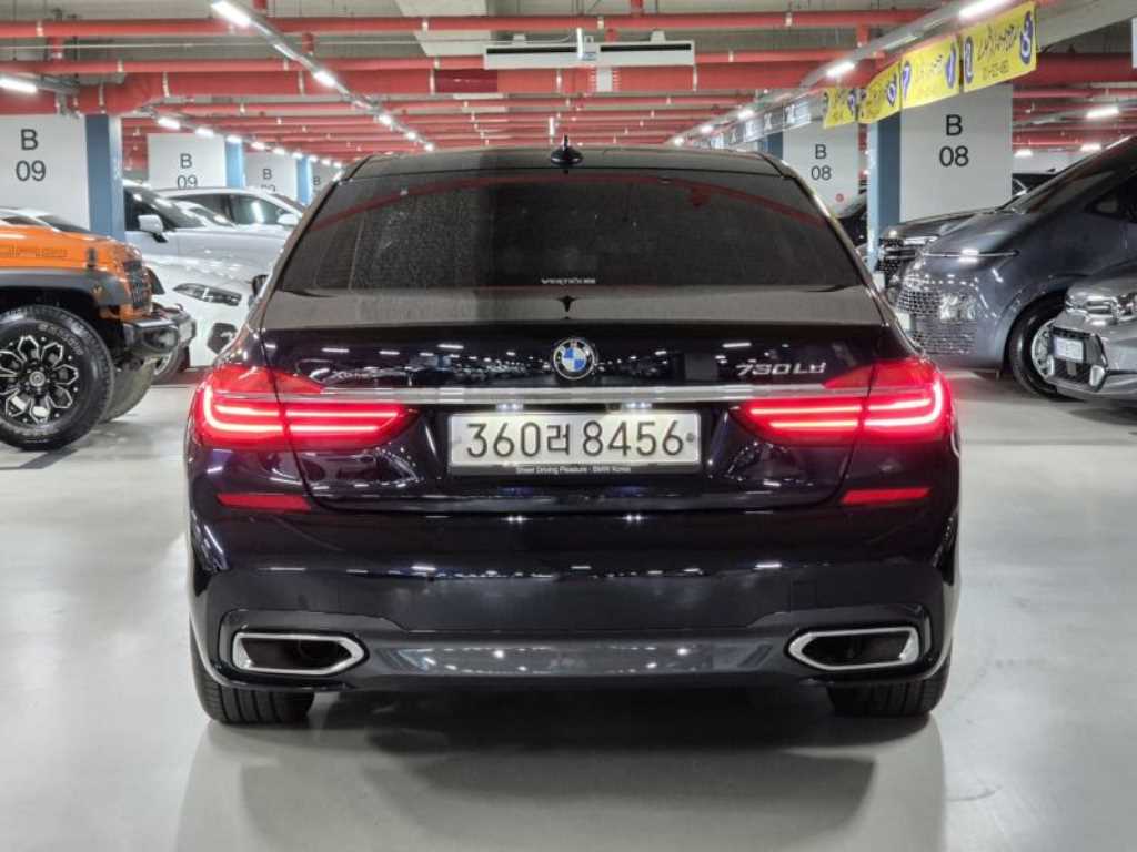 BMW 7 Series - Vista 4