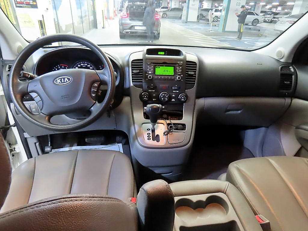 KIA Carnival - Vista 10