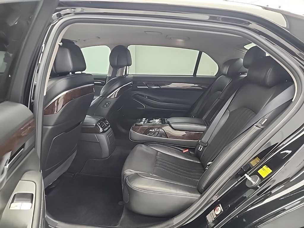 Genesis EQ900 - Vista 12