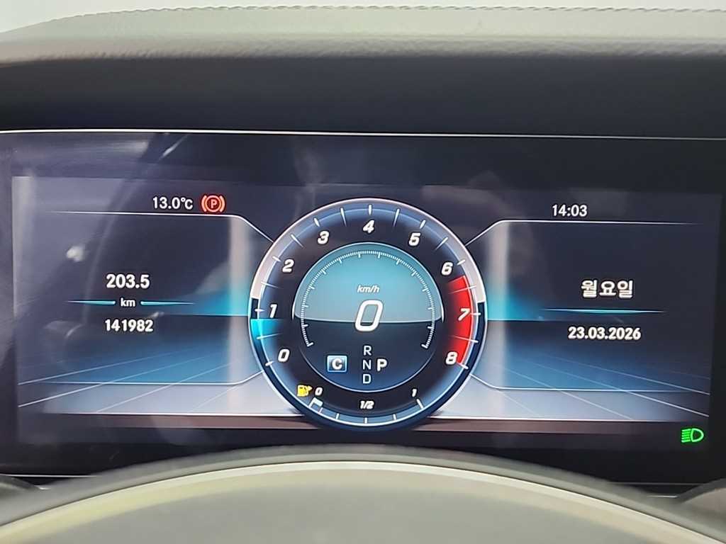 Mercedes Benz E class - Vista 6