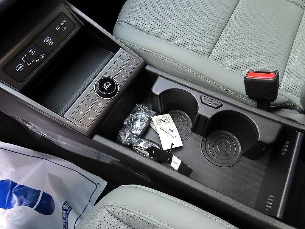 HYUNDAI Kona - Vista 11