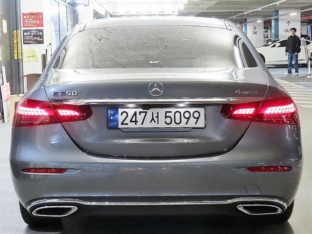 Mercedes Benz E class - Vista 5