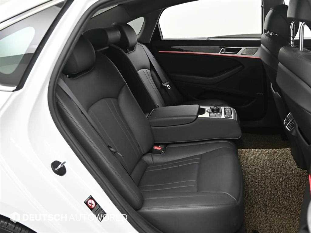 Genesis G80 - Vista 12