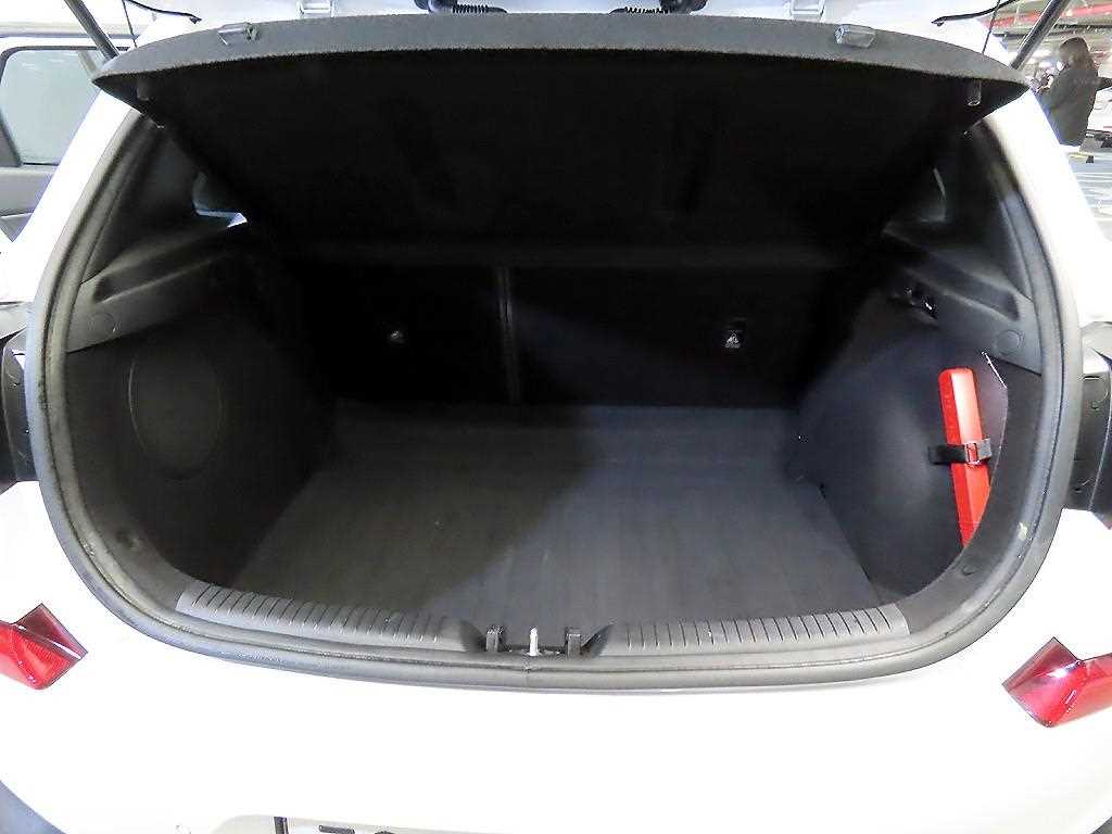 HYUNDAI i30 2020 Blanco - Importación desde Corea - HF Imports Iquique - Foto 18