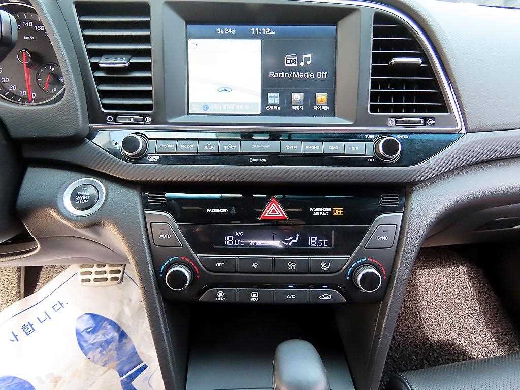 HYUNDAI Avante 2017 Blanco - Importación desde Corea - HF Imports Iquique - Foto 13