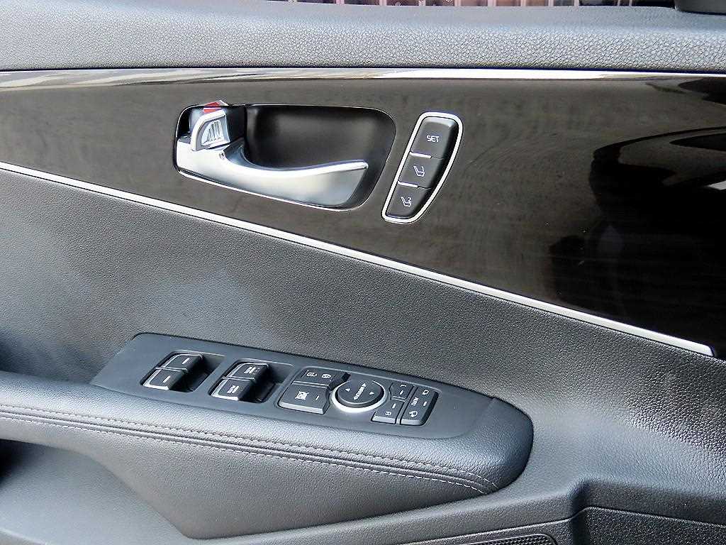 KIA Sorento - Vista 11