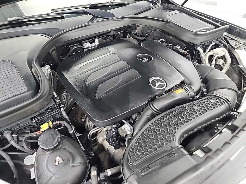 Mercedes Benz GLC Class - Vista 5