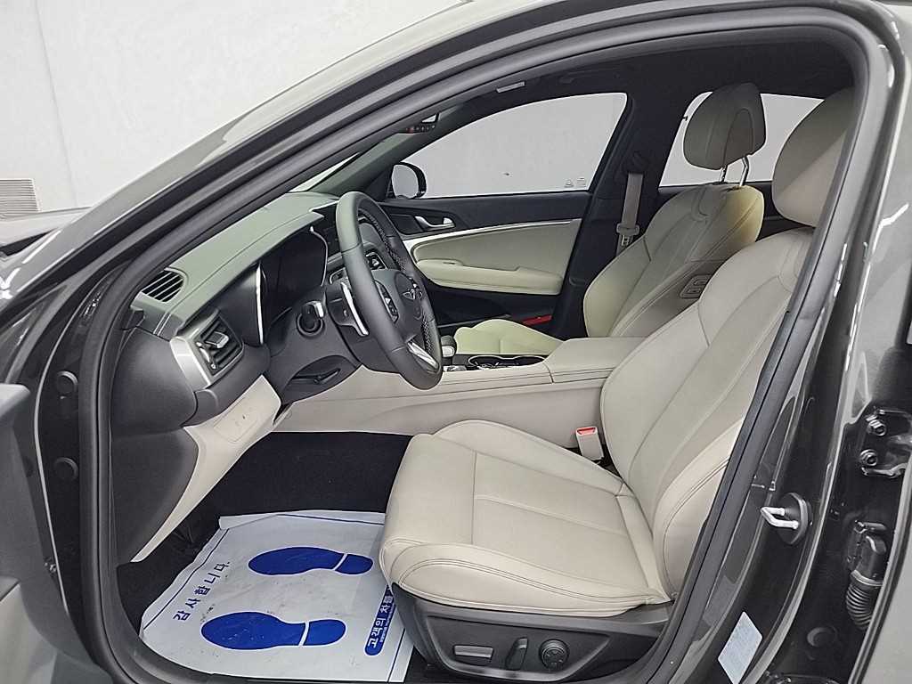 Genesis G70 - Vista 11