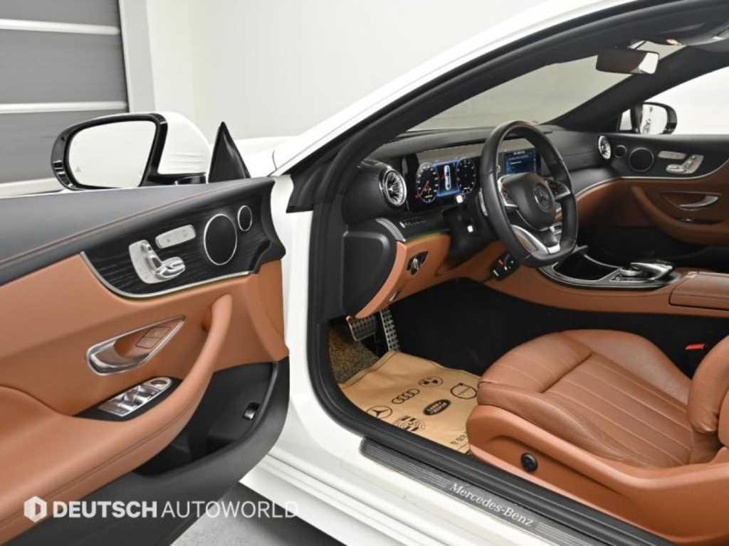 Mercedes Benz E class - Vista 11