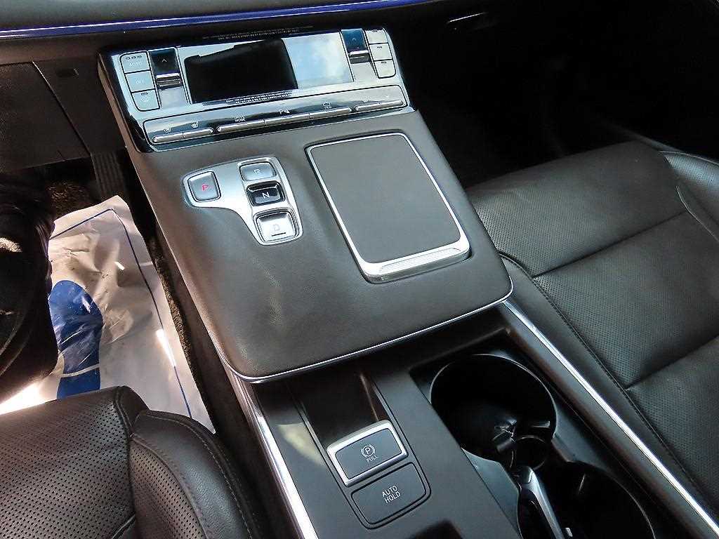 HYUNDAI Grandeur - Vista 11