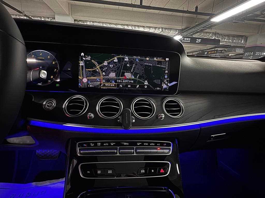 Mercedes Benz E class - Vista 10