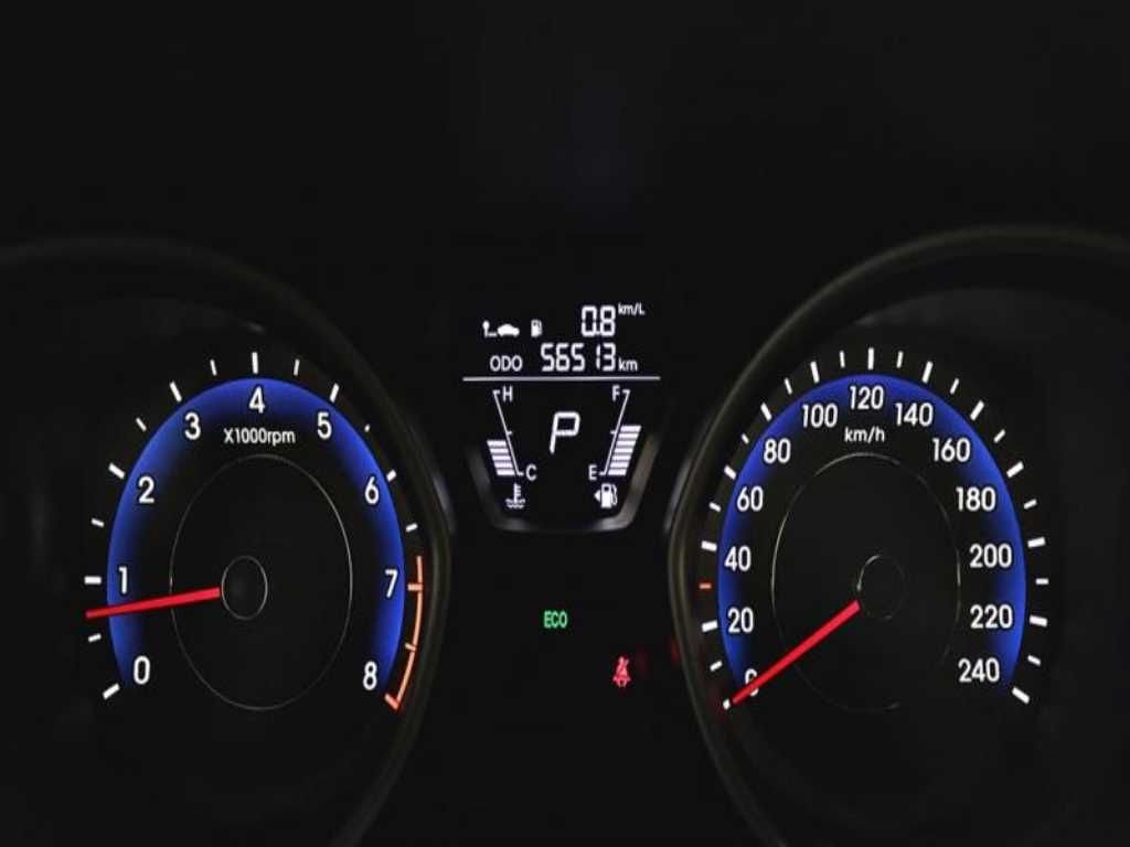 HYUNDAI Avante - Vista 12