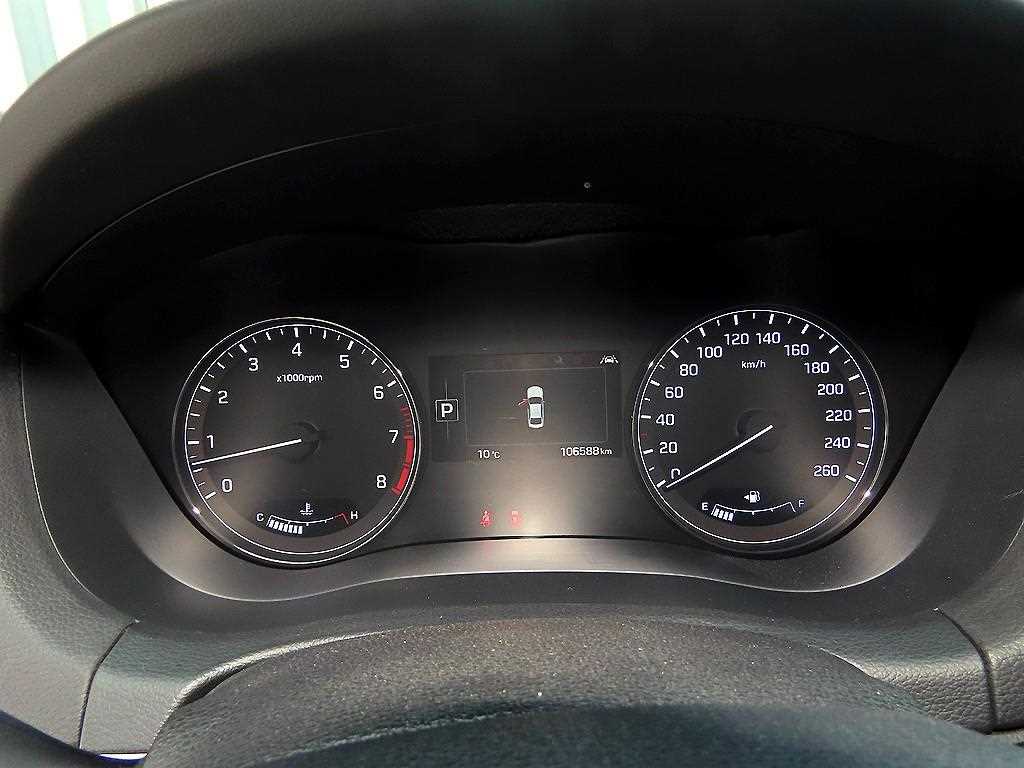 HYUNDAI Genesis - Vista 9