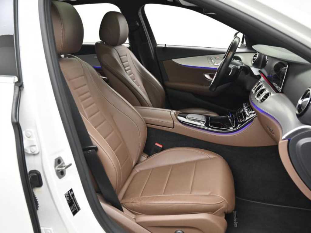 Mercedes Benz E class - Vista 10