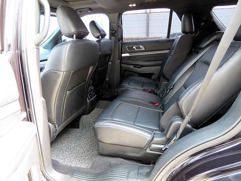 Ford Explorer - Vista 6