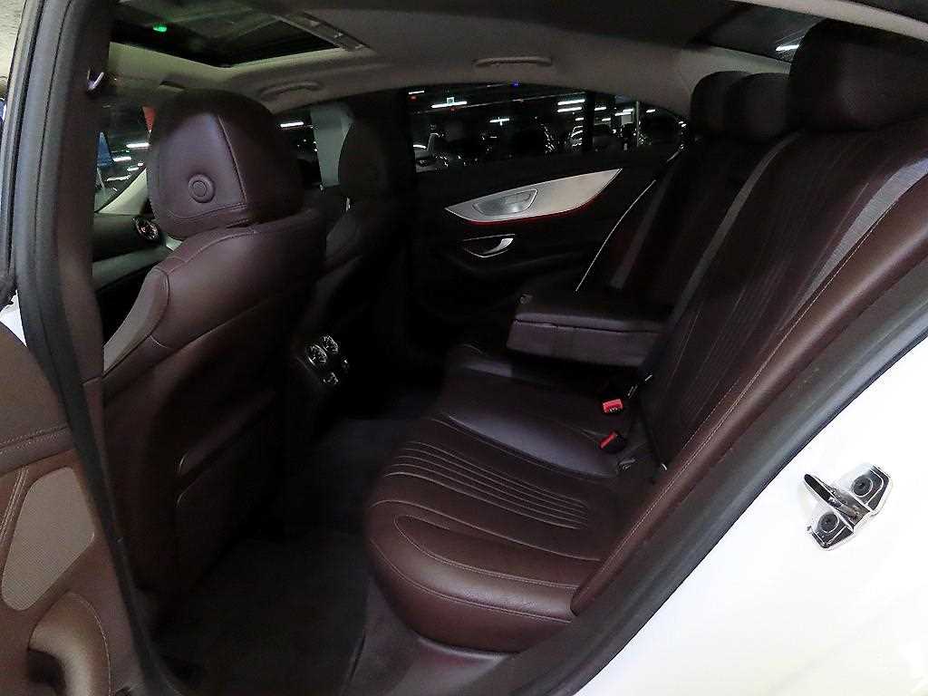 Mercedes Benz CLS Class - Vista 7