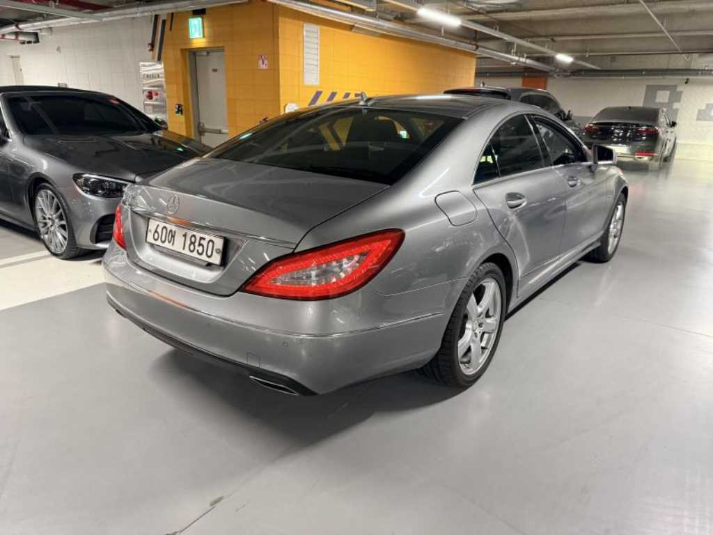 Mercedes Benz CLS Class - Vista 6