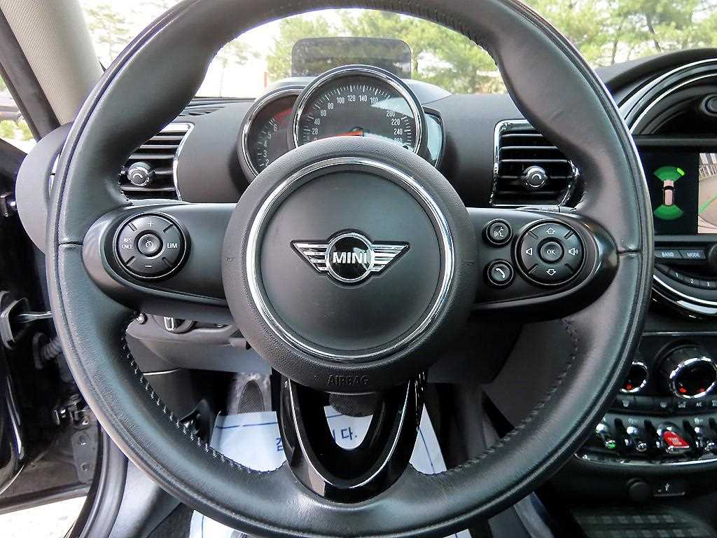 Mini Clubman - Vista 8