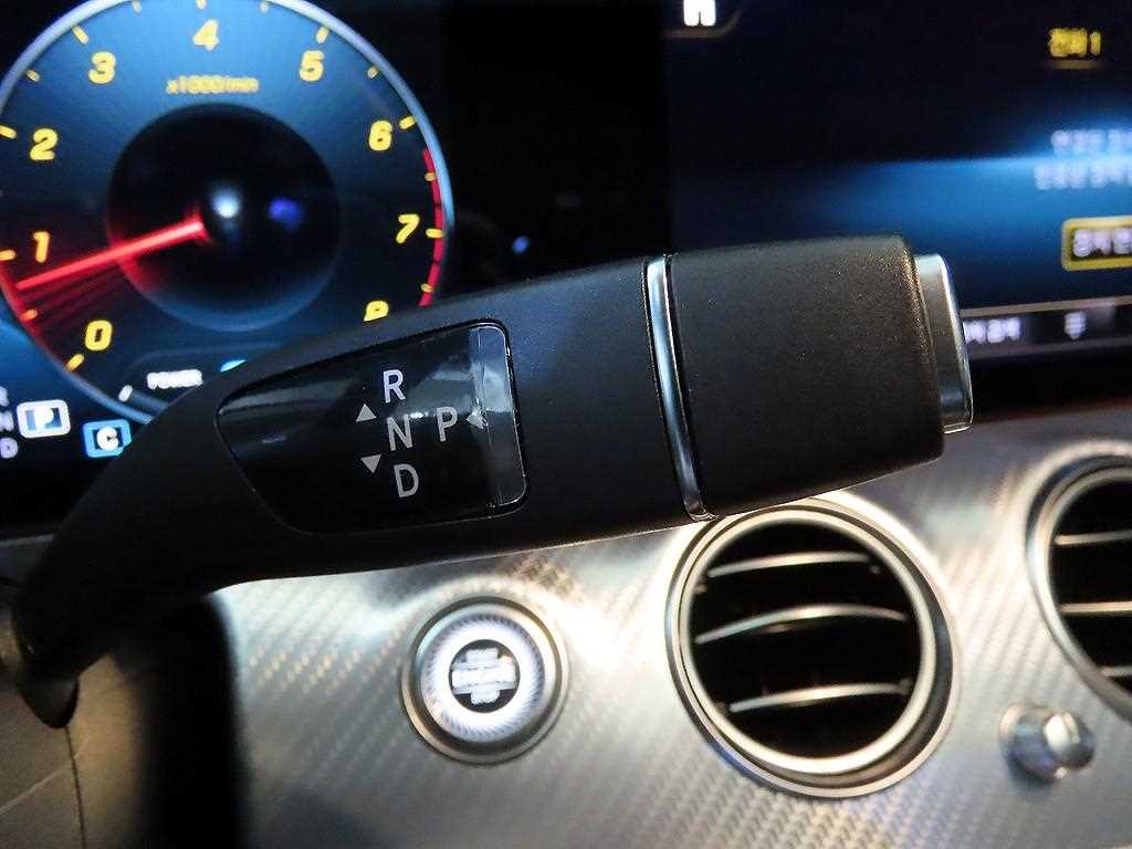 Mercedes Benz E class - Vista 12