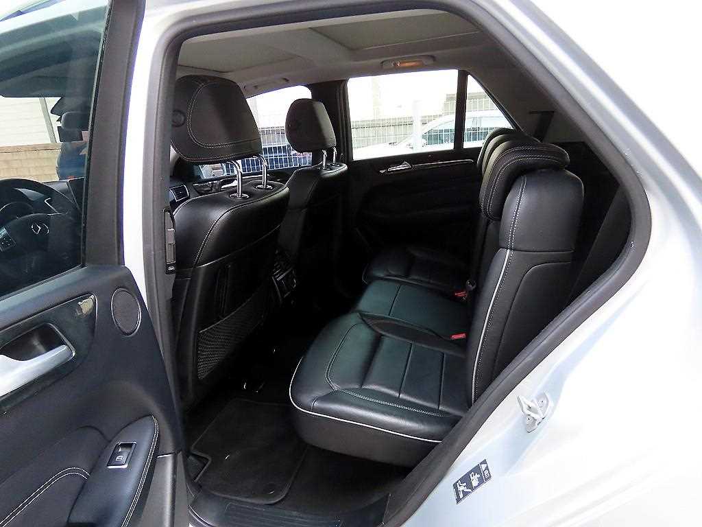 Mercedes Benz M Class - Vista 6