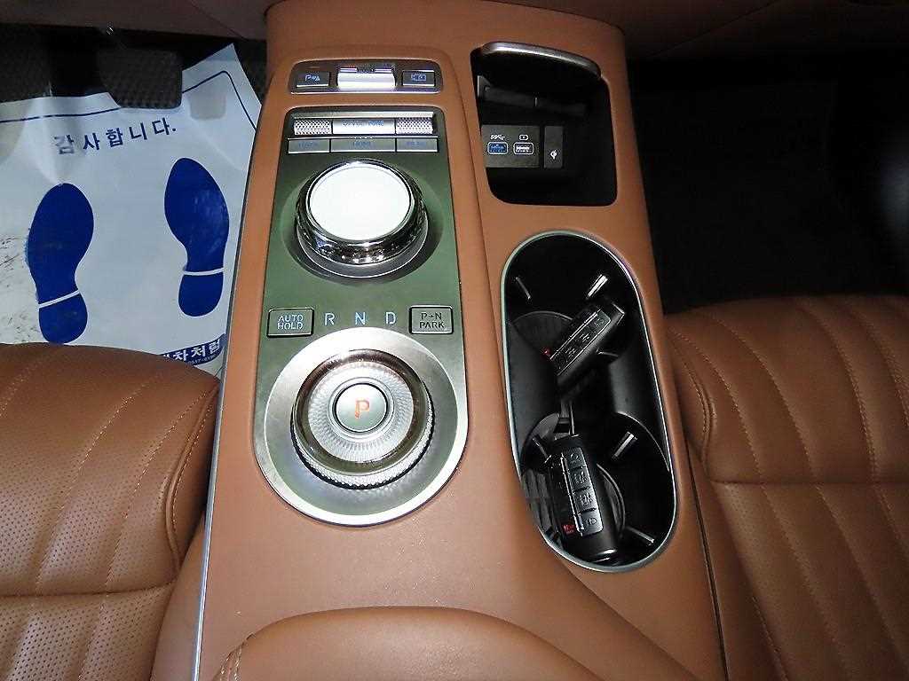 Genesis GV70 - Vista 12