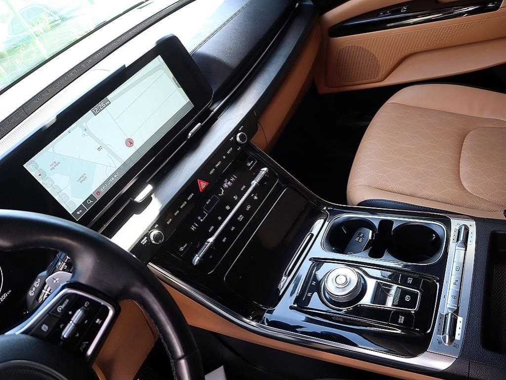 KIA Carnival - Vista 10