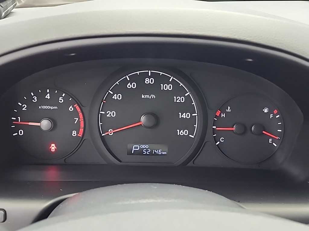 HYUNDAI Starex - Vista 6