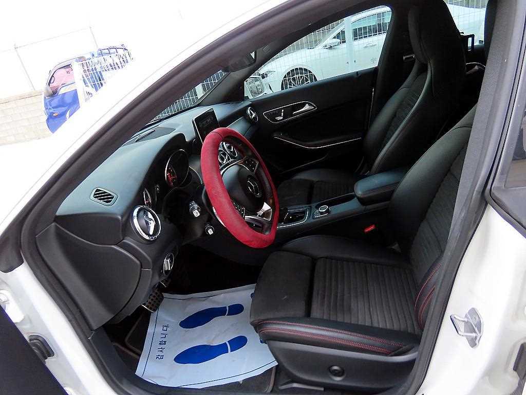 Mercedes Benz CLA Class - Vista 5