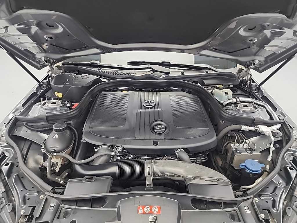 Mercedes Benz E class - Vista 5