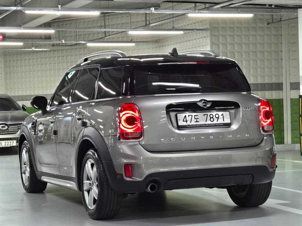Mini Countryman - Vista 4