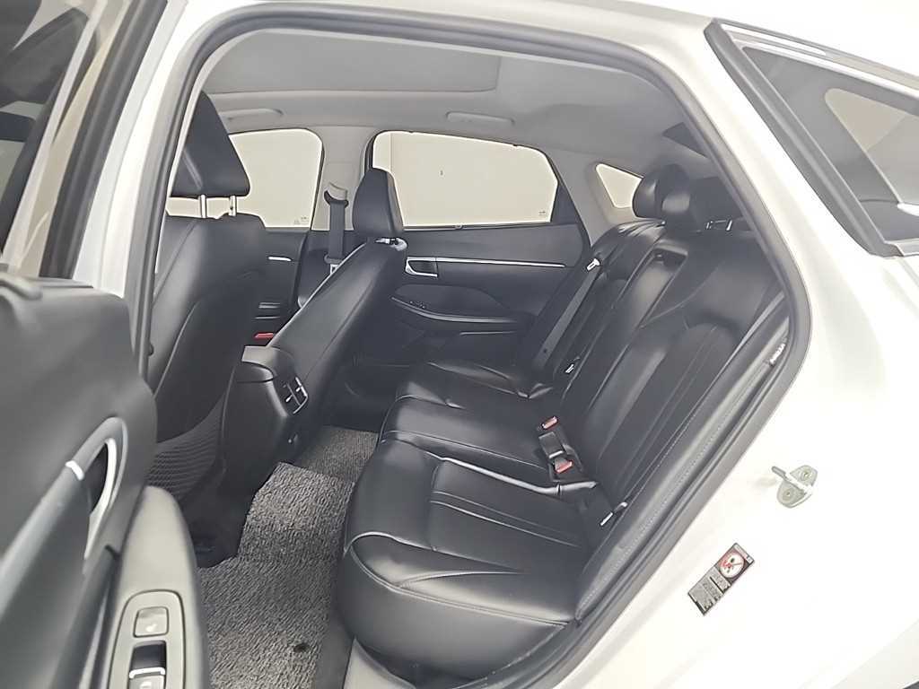 HYUNDAI Sonata - Vista 12