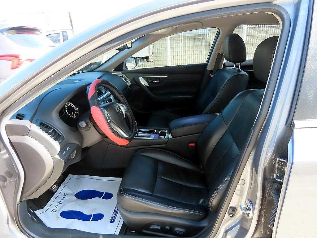 Nissan Altima - Vista 5