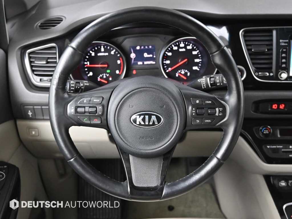 KIA Carnival 2015 Plateado - Importación desde Corea - HF Imports Iquique - Foto 13