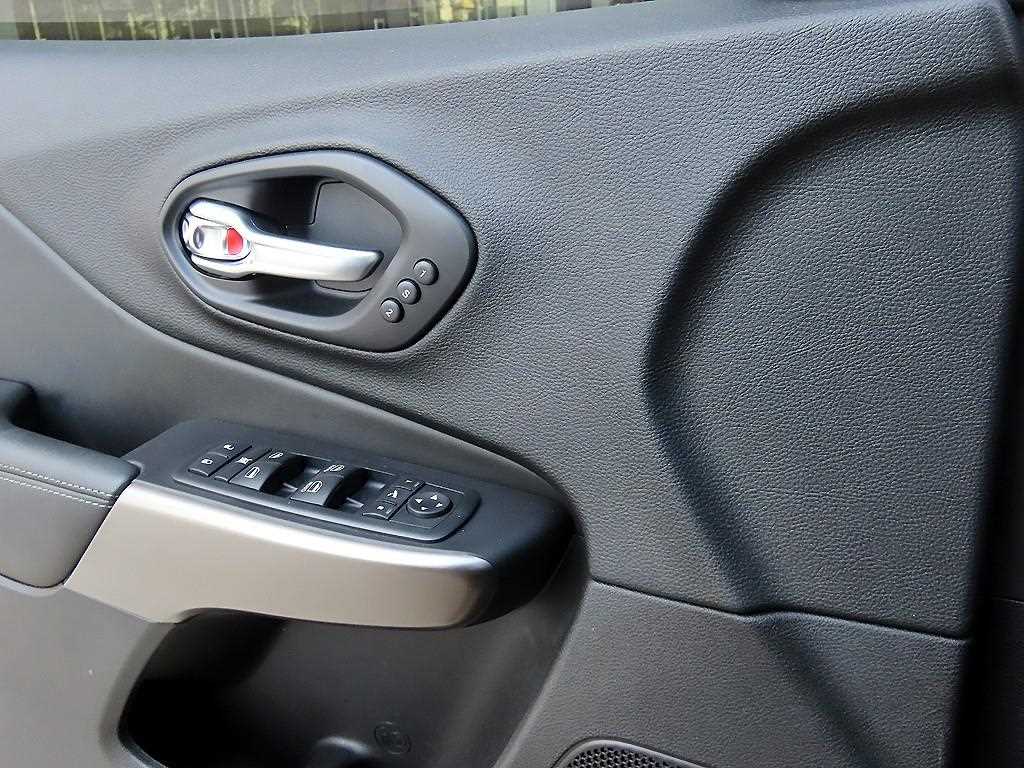 Jeep Cherokee - Vista 12