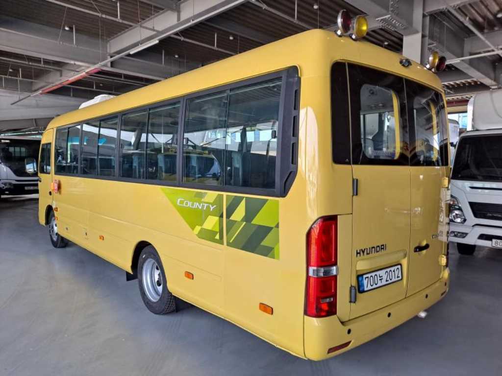 medium and large bus Hyundai bus - Vista 4