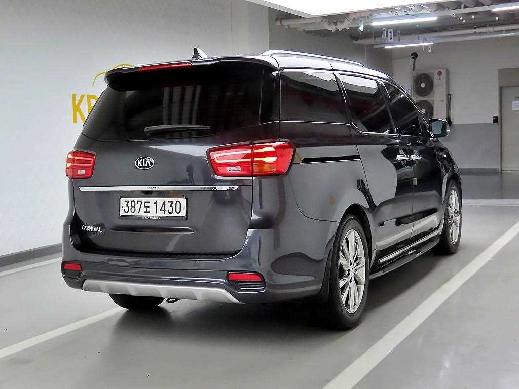 KIA Carnival - Vista 4