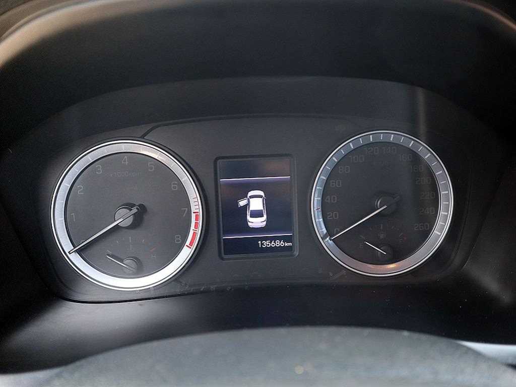 HYUNDAI Sonata - Vista 9