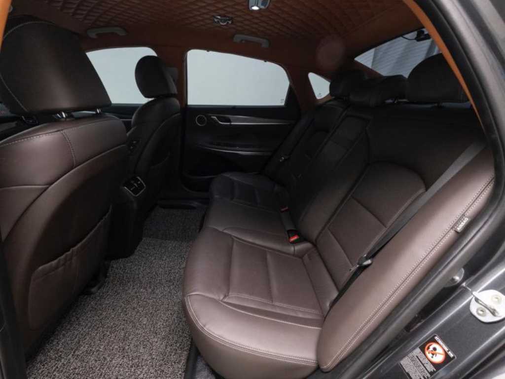 HYUNDAI Grandeur - Vista 9