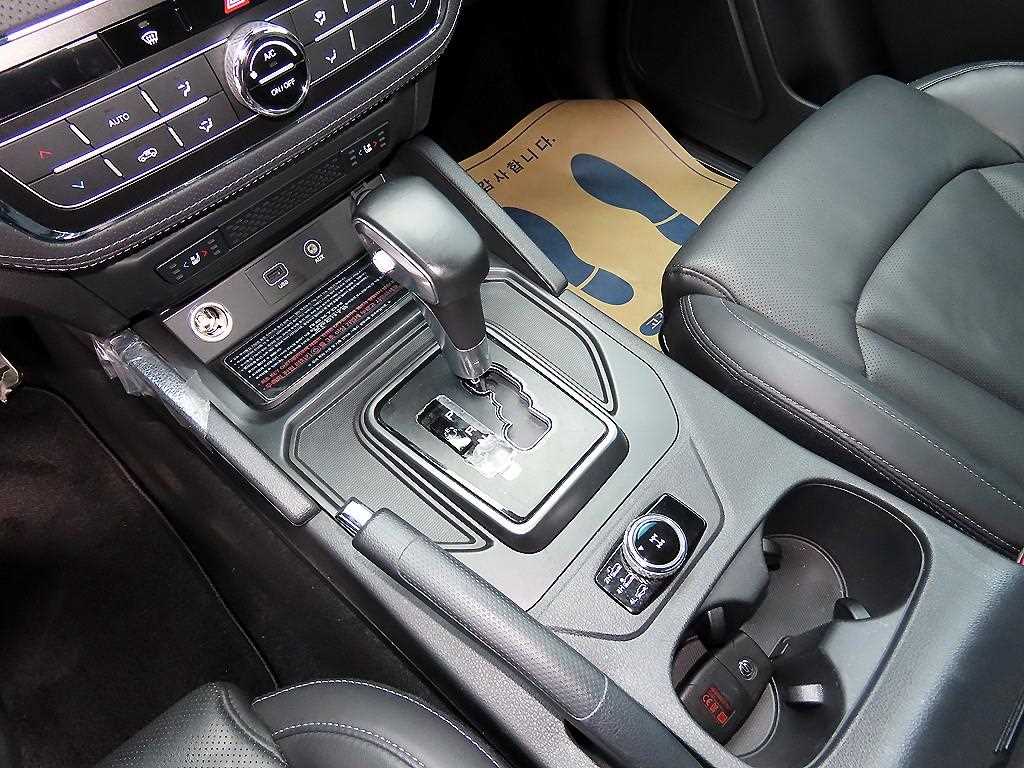 Ssangyong Rexton - Vista 10