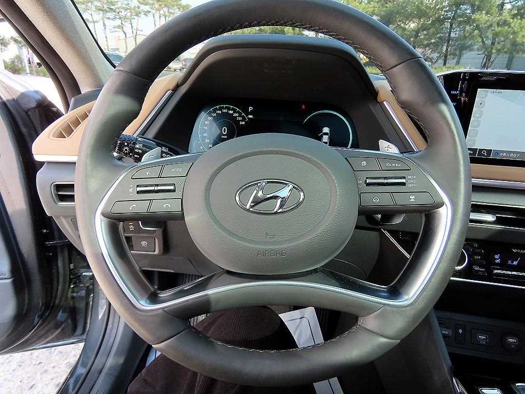 HYUNDAI Sonata - Vista 8
